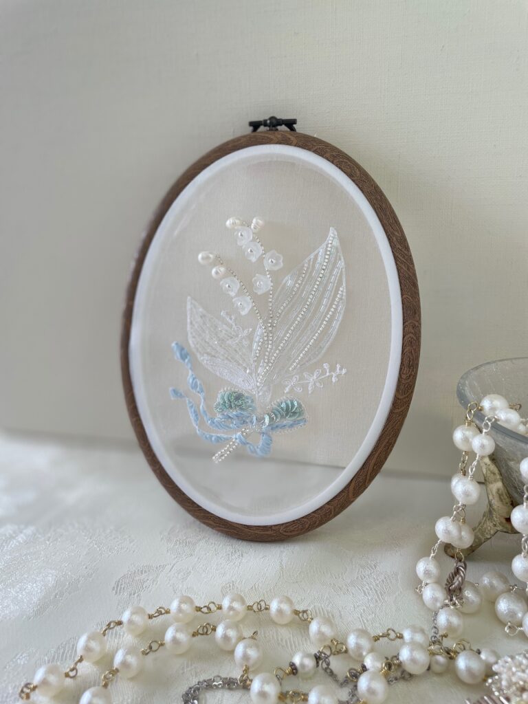 すずらんの刺繍