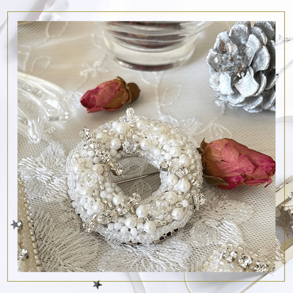 オートクチュール刺繡体験レッスン 白いリースブローチ