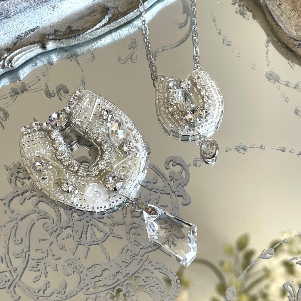 ビーズ刺繍キット 馬蹄ネックレス&ブローチ