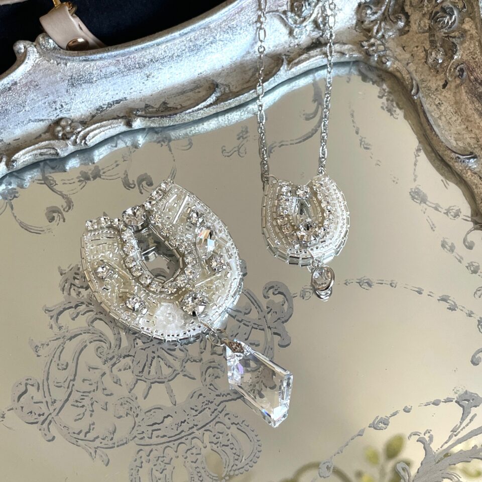 2025クリスマスビーズ刺繍キット　馬蹄ネックレス＆ブローチ