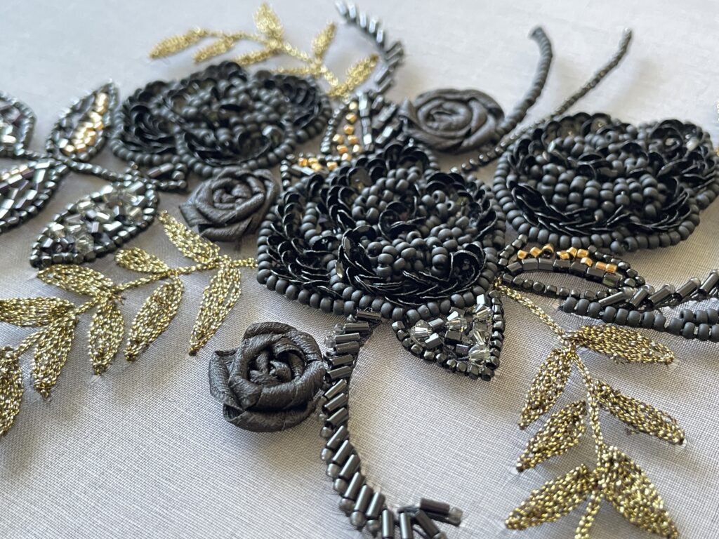 リュネビル刺繍 短期プロ養成講座
リュネビル刺繍独学の卒業へ